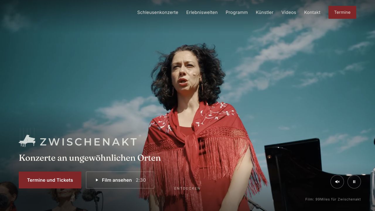 Die realisierte Zwischenakt-Website mit einer großflächigen Konzertaufnahme und übersichtlicher Navigation